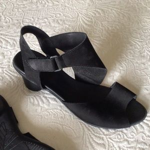 Arche Women's Obibbi Sandal Size 41 Block Heel Black Nubuck Slingback Cutout